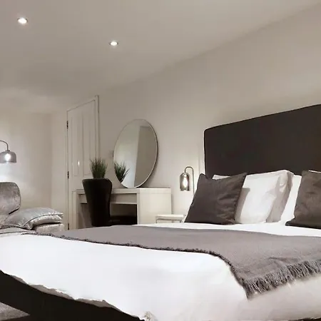 2 Bedroom City Centre Duplex Apt Preston  Exterior photo