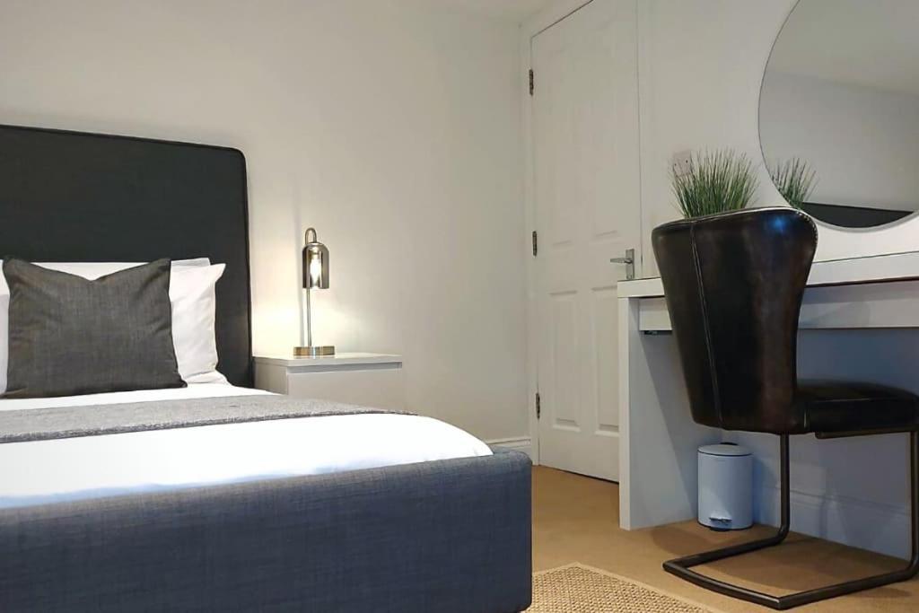 Apartment 2 Bedroom Centre Duplex