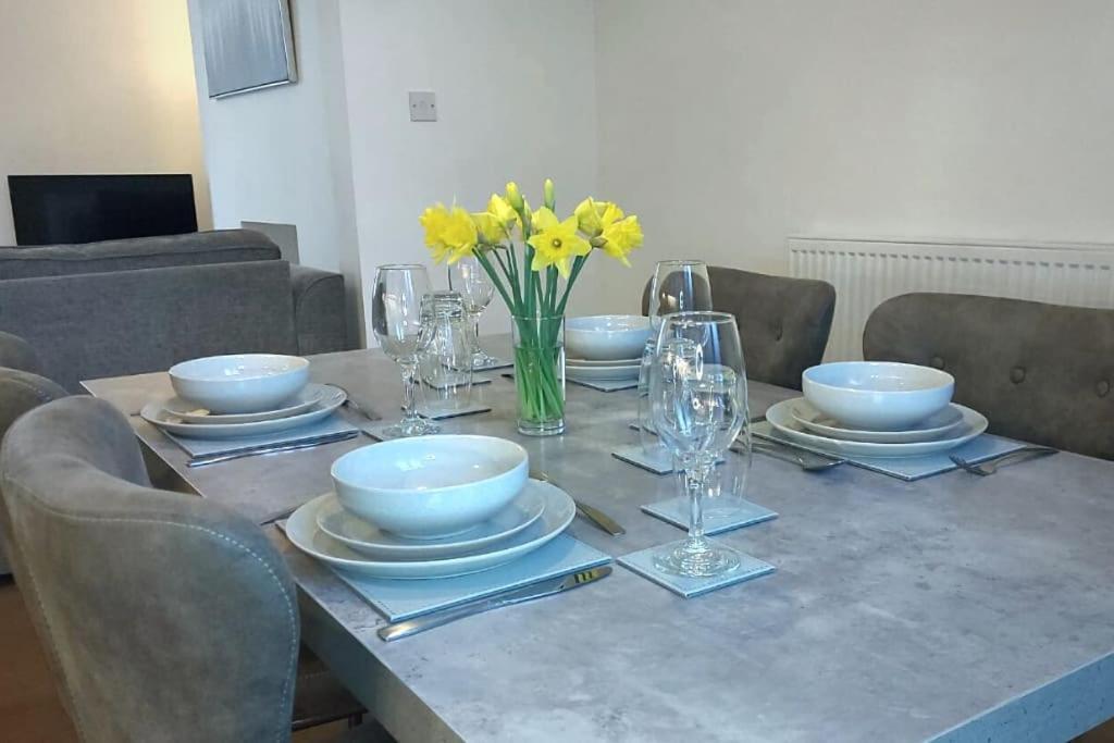 2 Bedroom Centre Duplex *