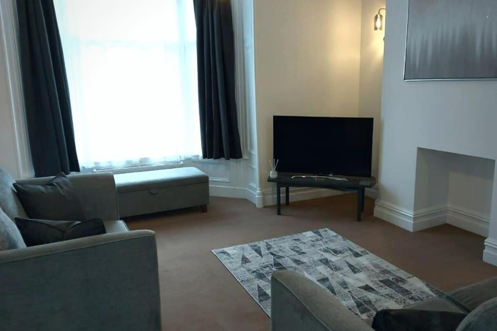 2 Bedroom Centre Duplex *
