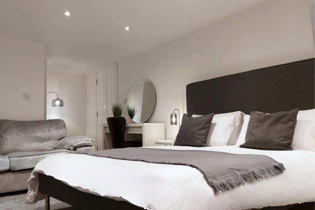 2 Bedroom Centre Duplex