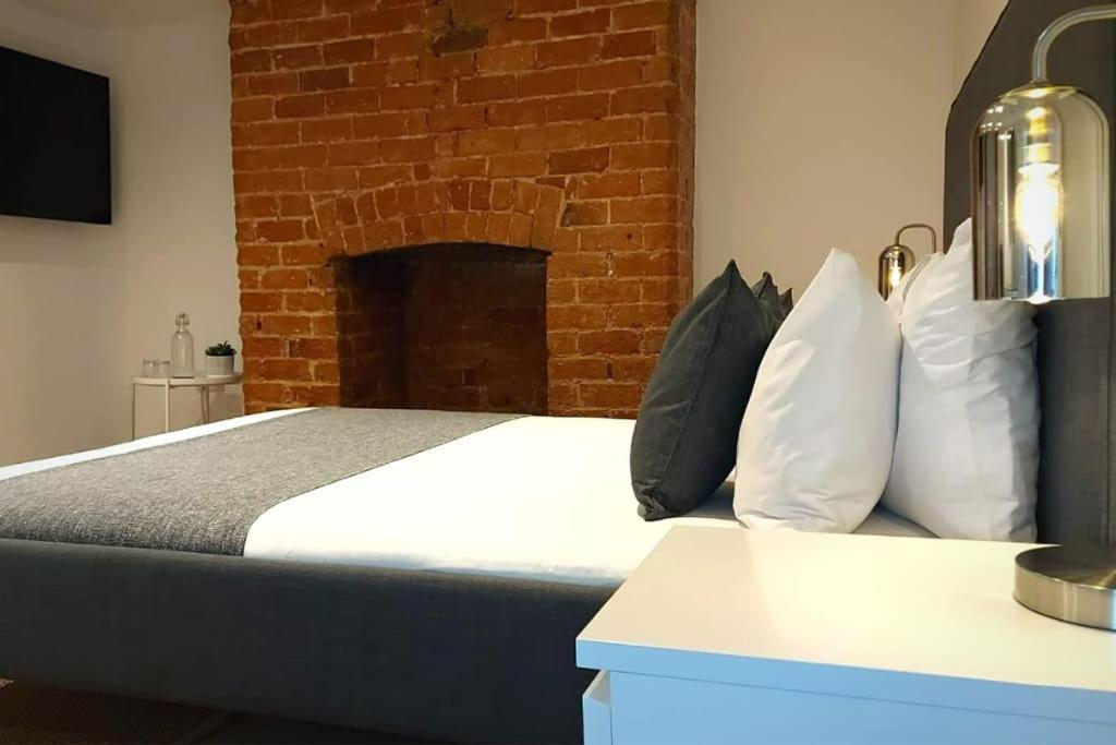 2 Bedroom Centre Duplex Apartment *
